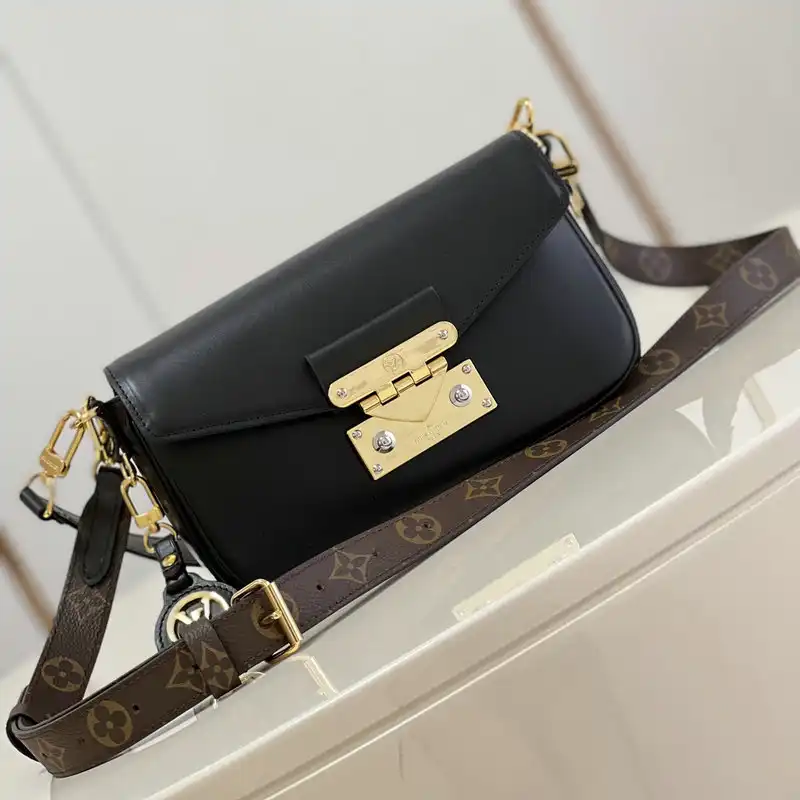 LV Bag 2204YA0039