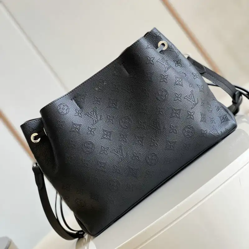 LV Bag 2204YA0059