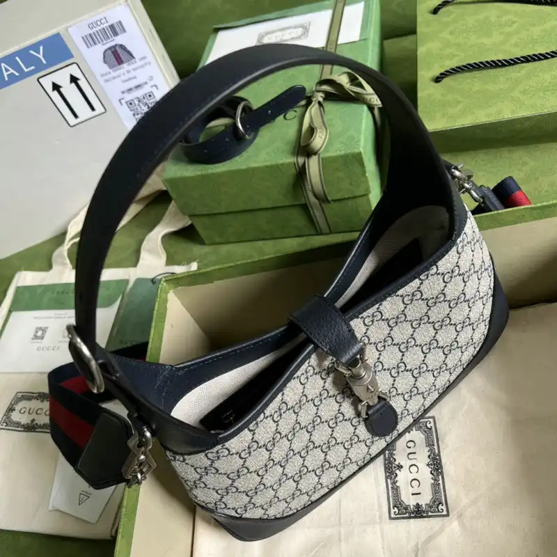 Cheap Gucci Bag 2204YA0060