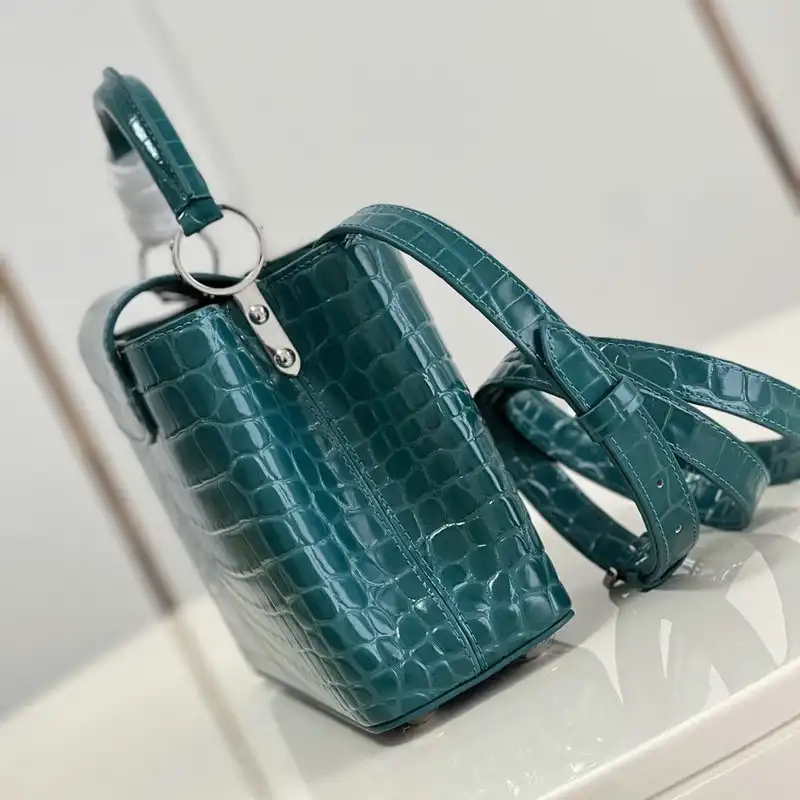 Fashionrepsfam ru LV Bag 2204YA0083