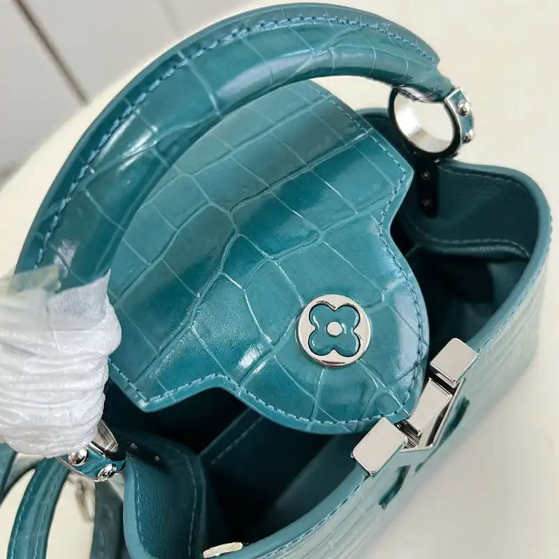 LV Bag 2204YA0084