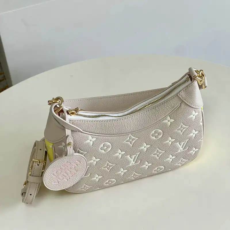 LV Bag 2204YA0088