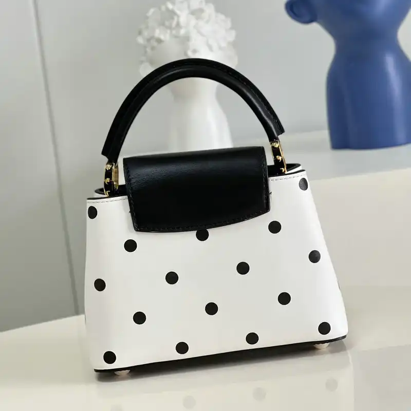 Fashionrepsfam ru LV Bag 2204YA0095