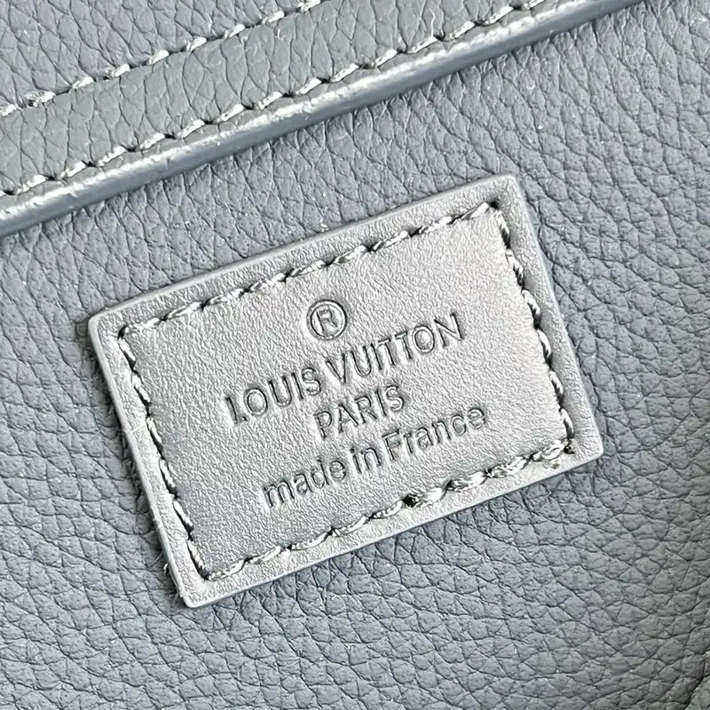 LV Bag 2204YA0100