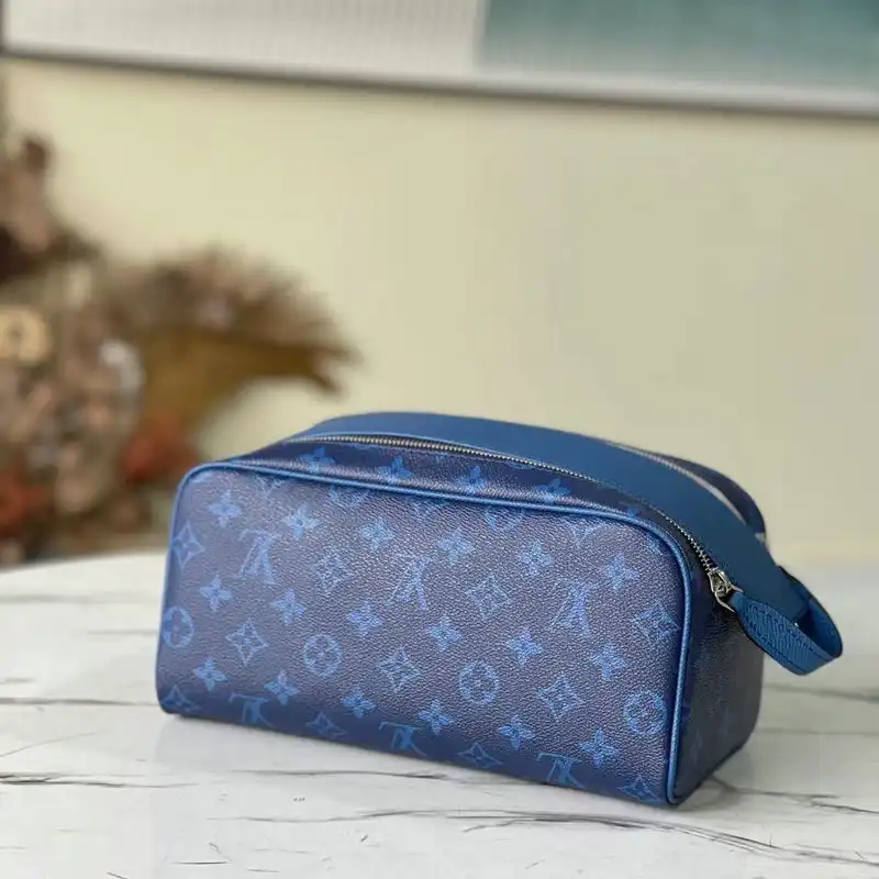 LV Bag 2204YZ0023