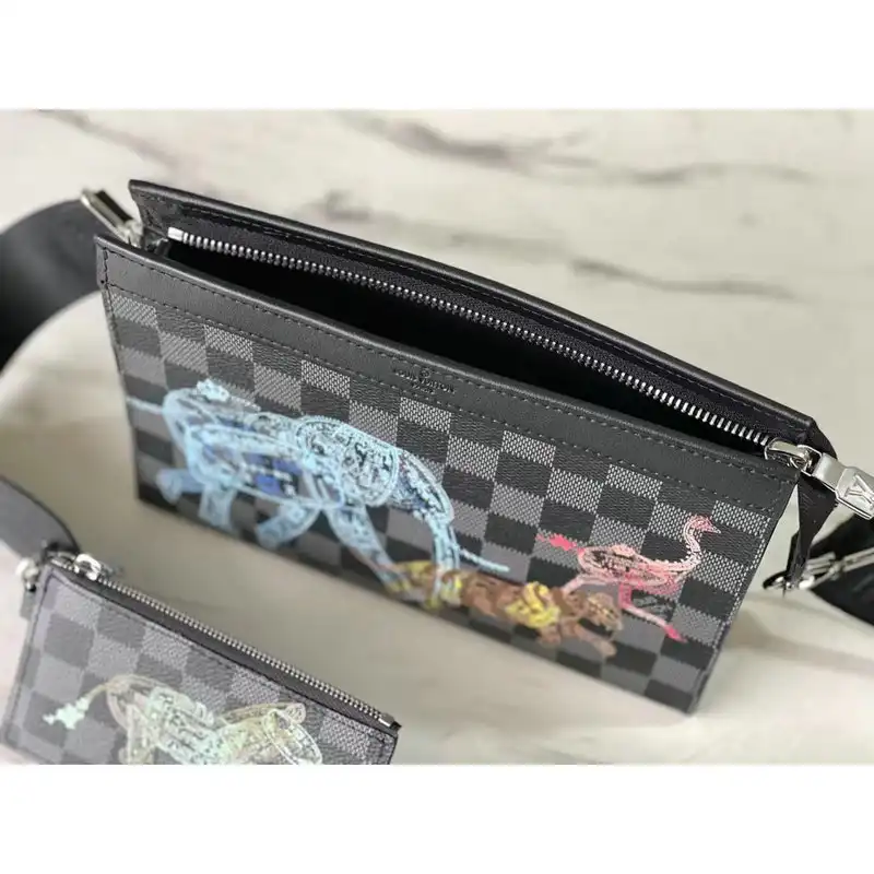 LV Bag 2204YZ0025