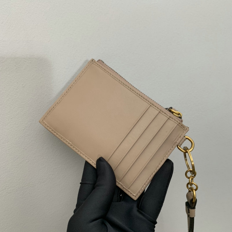 FASH Gucci Bag 2205DJ0001