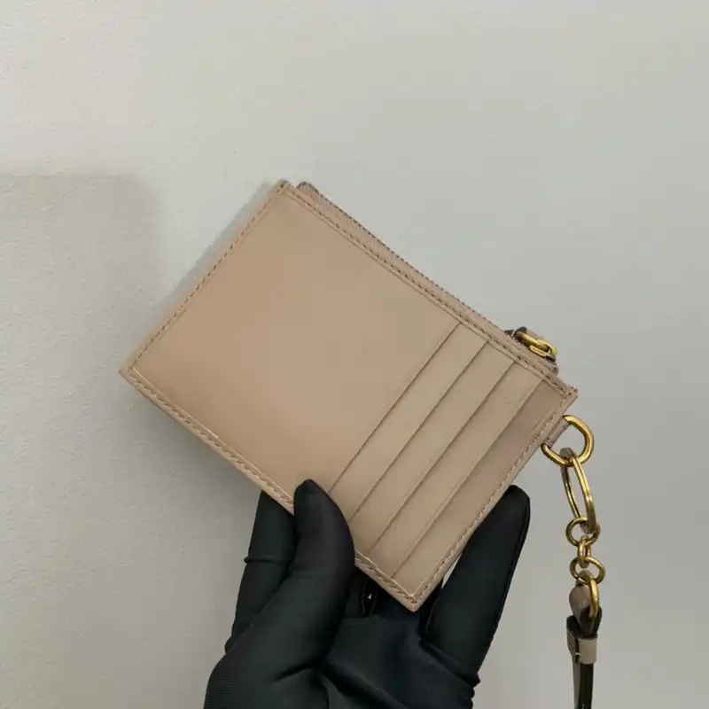 Cheap Gucci Bag 2205DJ0001