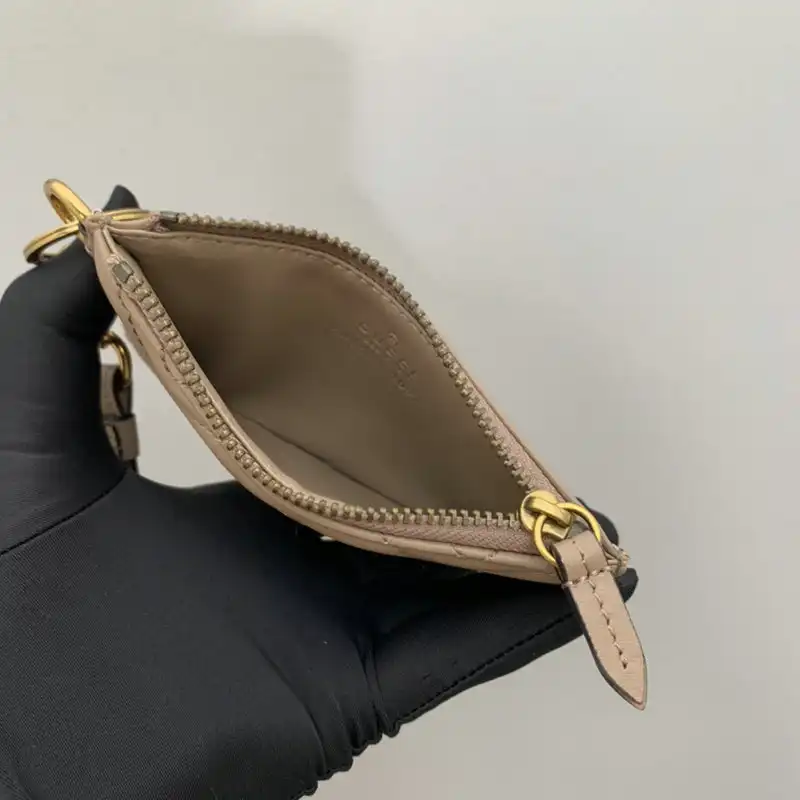 Gucci Bag 2205DJ0001