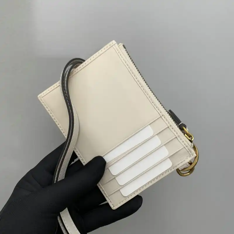 Cheap Gucci Bag 2205DJ0002