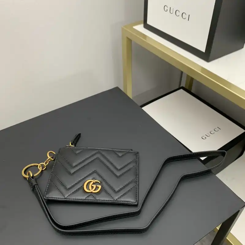 Cheap Gucci Bag 2205DJ0005