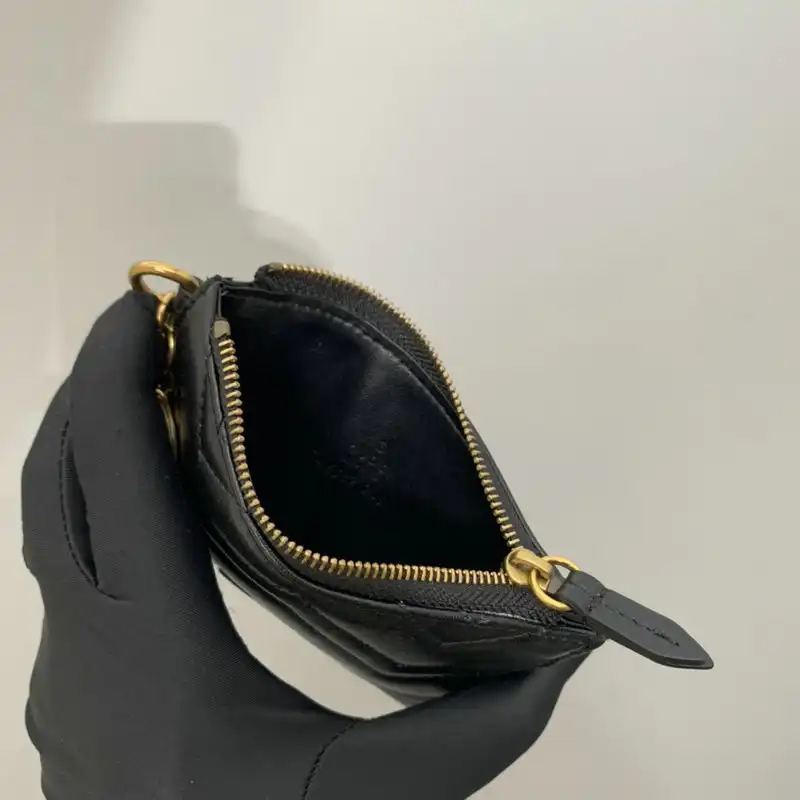 Cheap Gucci Bag 2205DJ0005