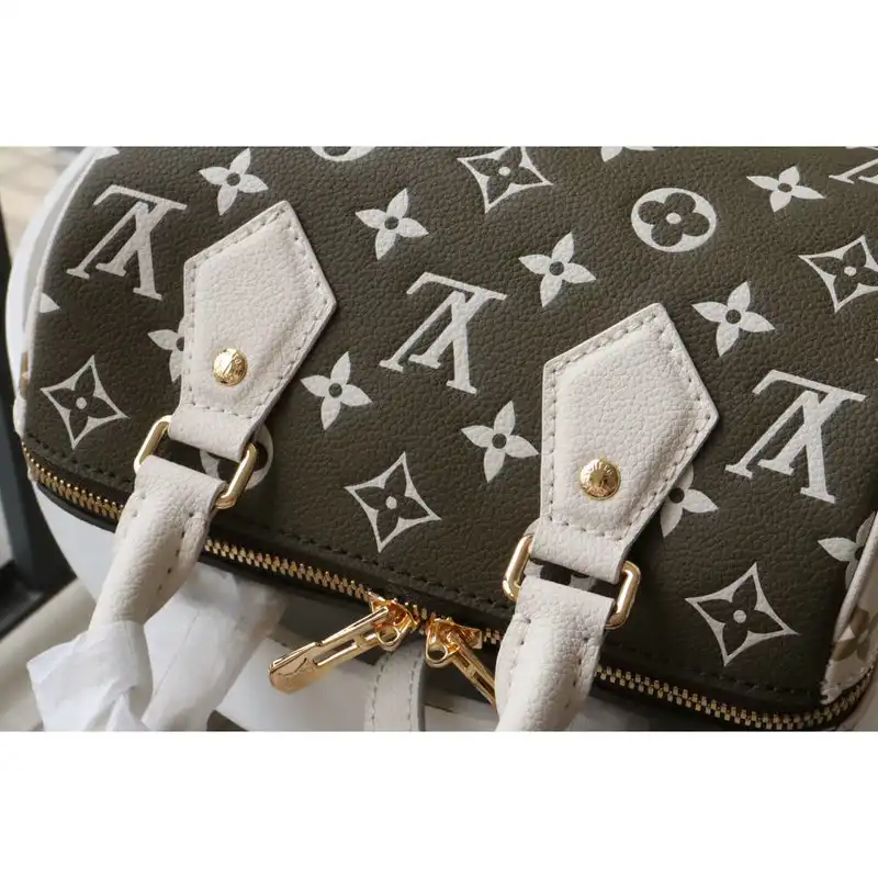 LV Bag 2205DJ0023