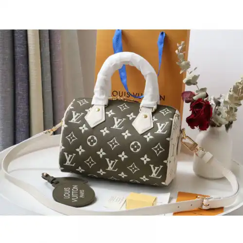 LV Bag 2205DJ0023