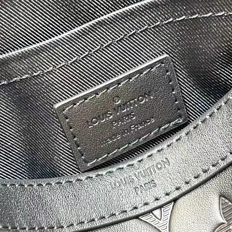 LV Bag 2205HT0004