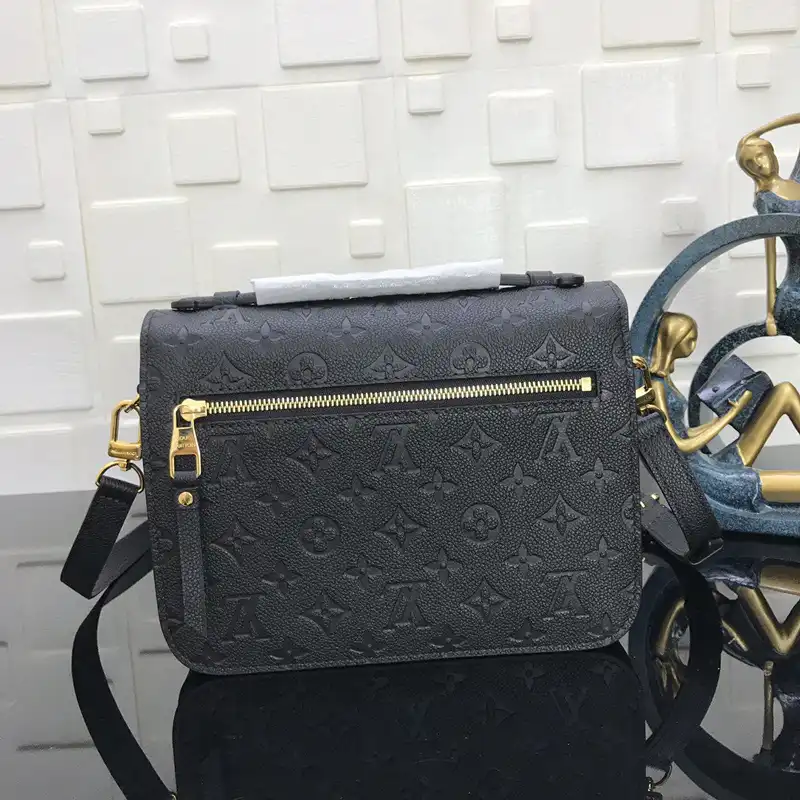 LV Bag 2205HT0019