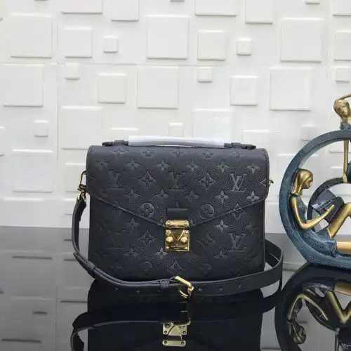 LV Bag 2205HT0019