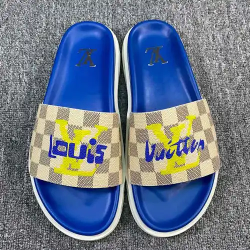 LV Shoes 2205PZ0005