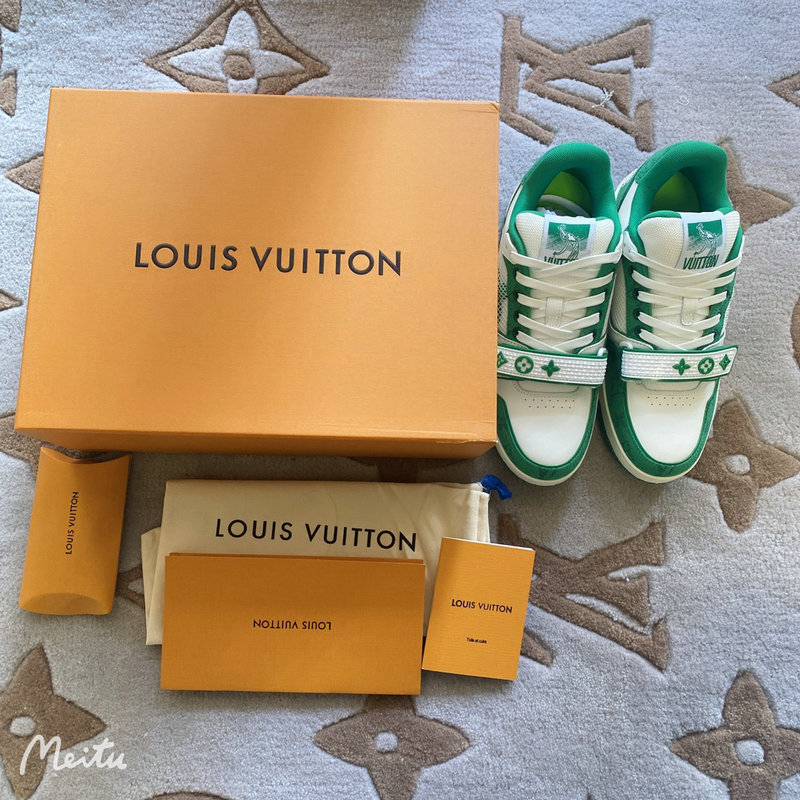 LV Shoes 2205PZ0032