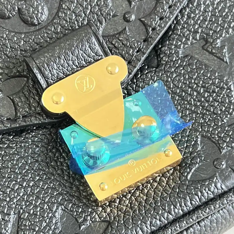 LV Bag 2205YA0007