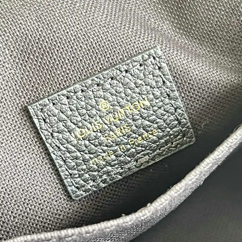 LV Bag 2205YA0007