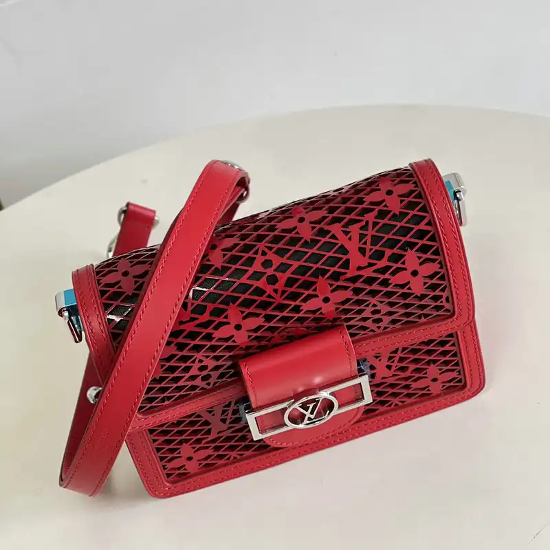 LV Bag 2205YA0010