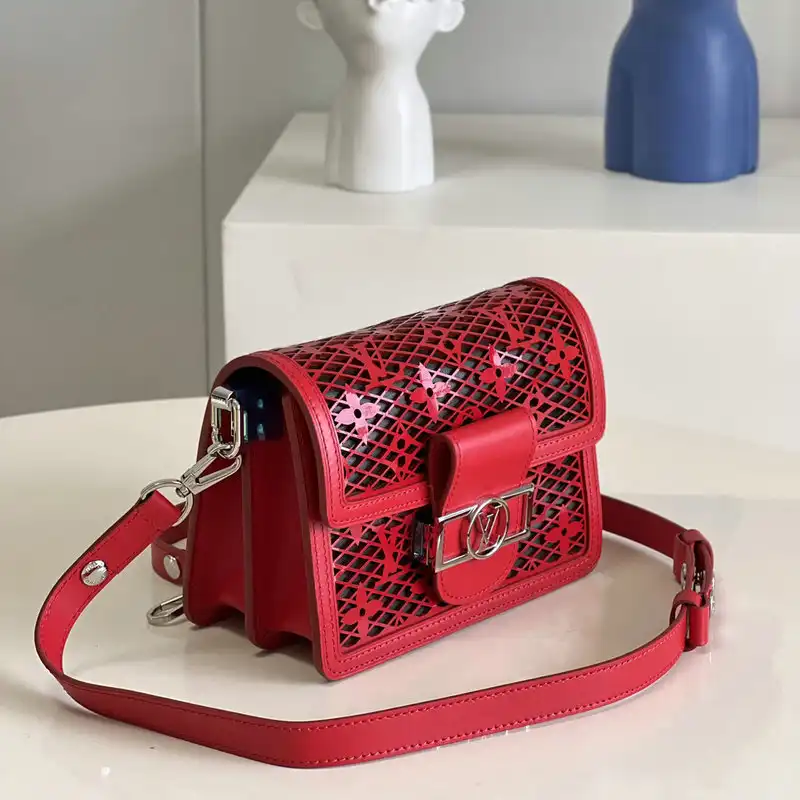 LV Bag 2205YA0010