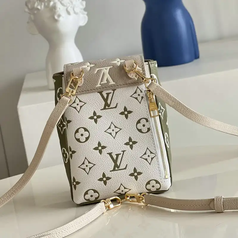 Gucci Bag 2205YA0014