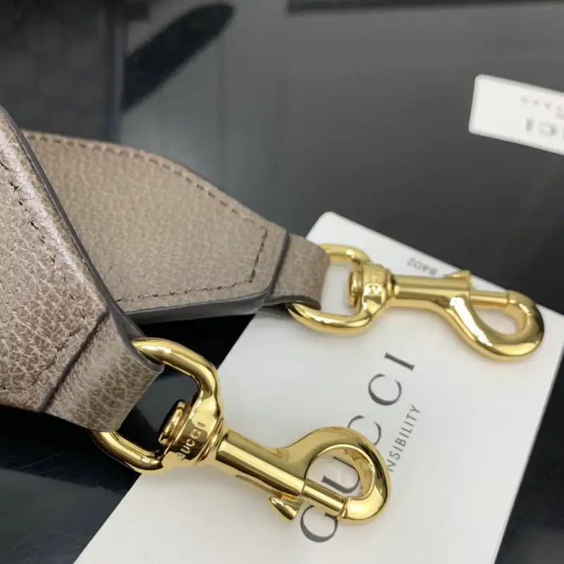 Cheap Gucci Bag 2205YA0015