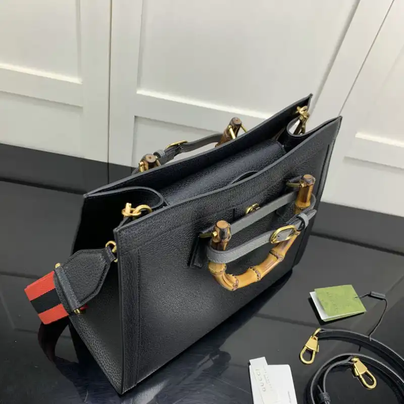 Cheap Gucci Bag 2205YA0016