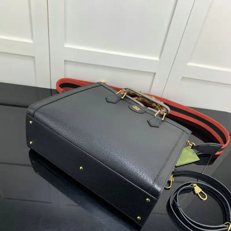 Cheap Gucci Bag 2205YA0016