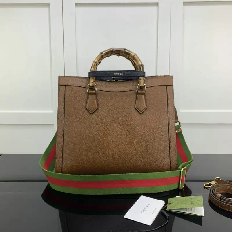 Cheap Gucci Bag 2205YA0017