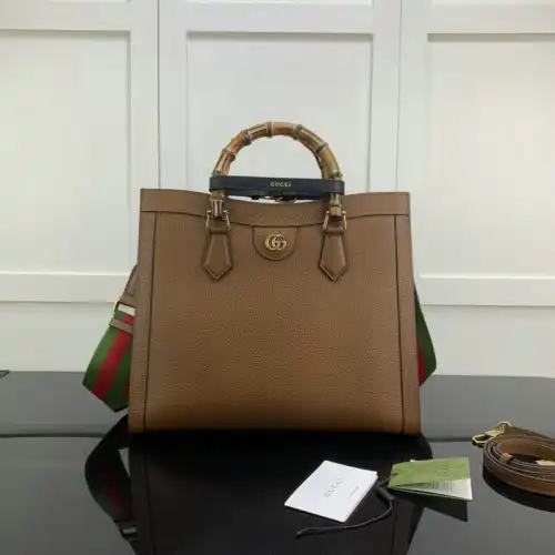 Gucci Bag 2205YA0017