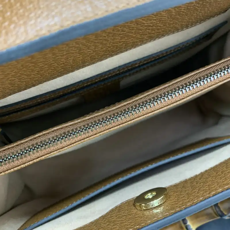 Cheap Gucci Bag 2205YA0017