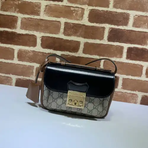 Gucci Bag 2205YA0023