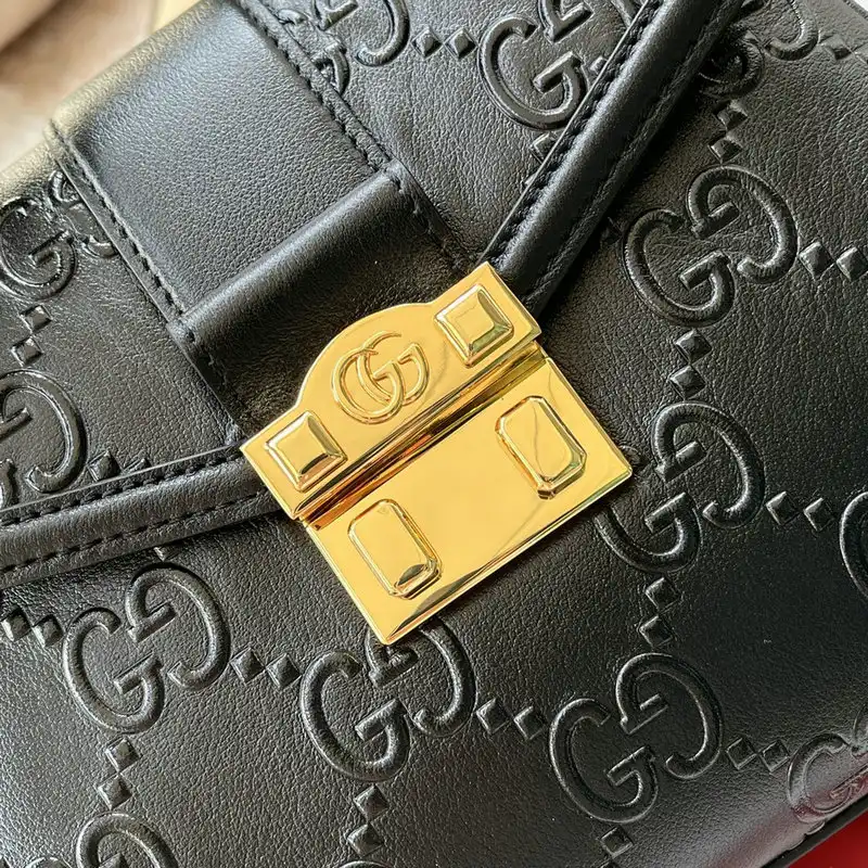 Cheap Gucci Bag 2205YA0037