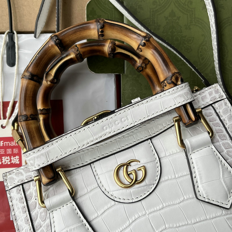 FASH Gucci Bag 2205YA0042