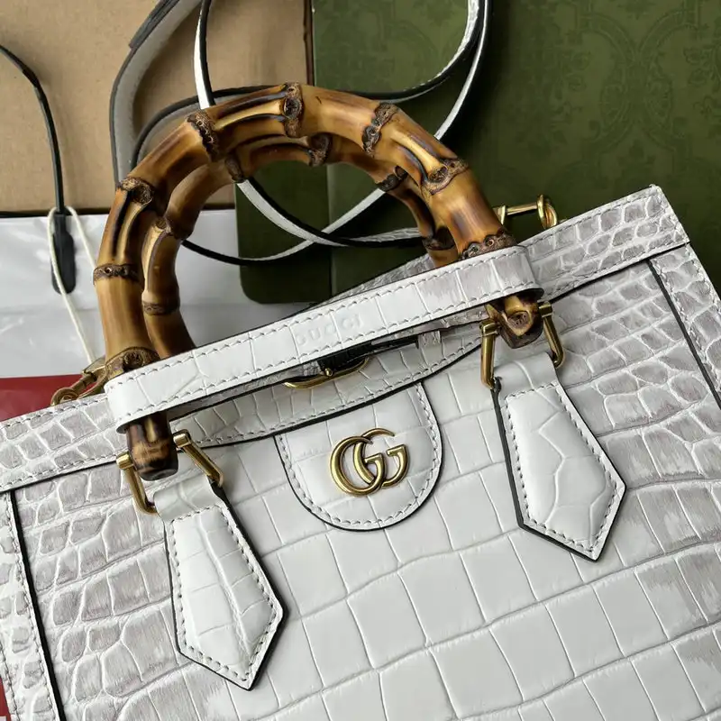 Gucci Bag 2205YA0043