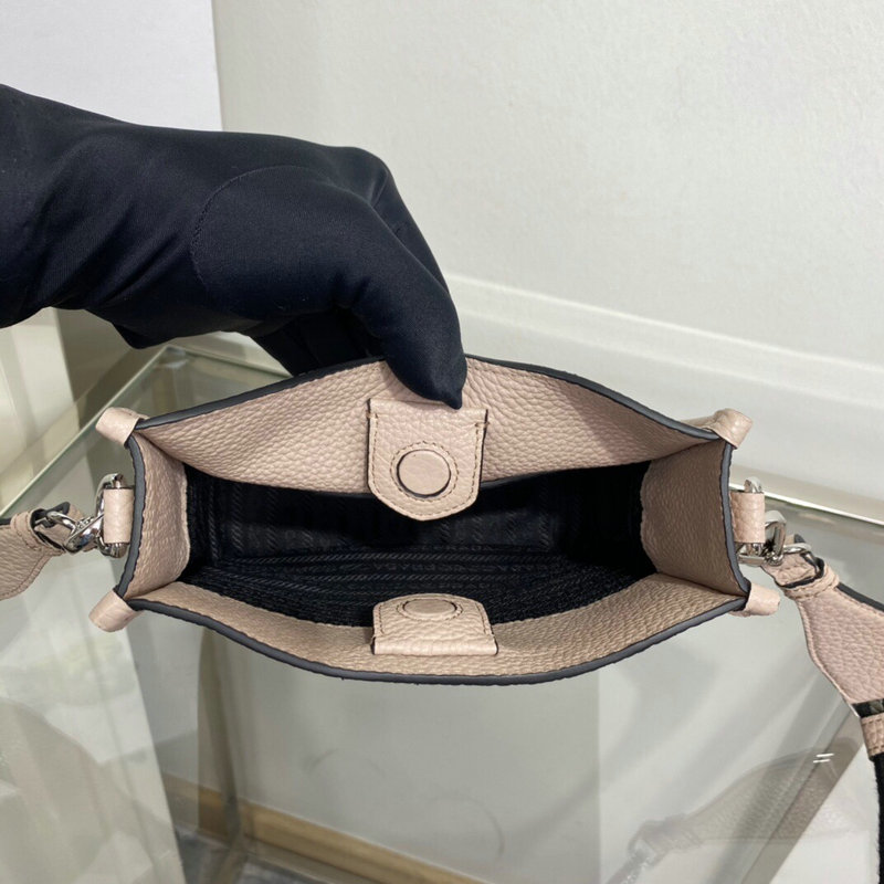 FASH Prada Bag 2205YA0048