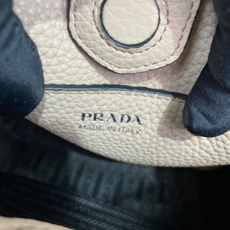 FASH Prada Bag 2205YA0048