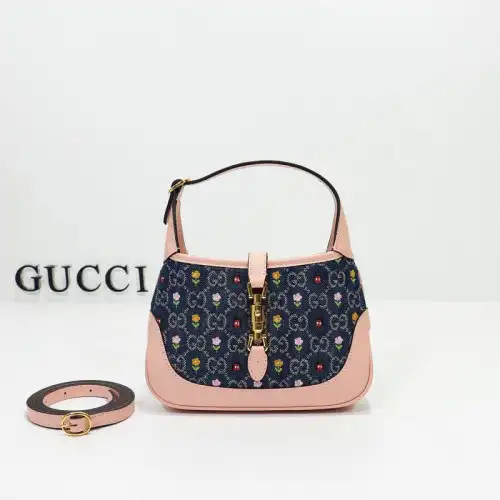 Gucci Bag 2206DJ0057