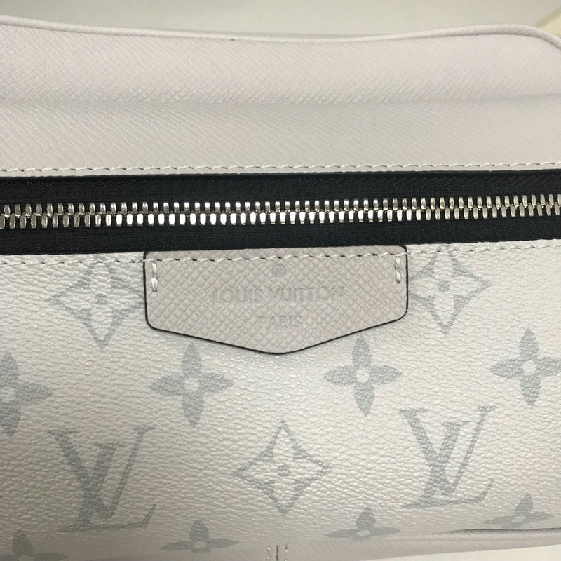 FASH LOUIS VUITTON Bag 2206HT0002