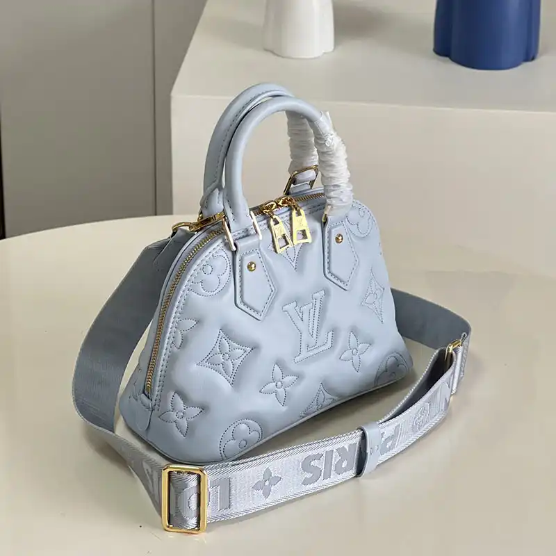 LV Bag 2206HT0004