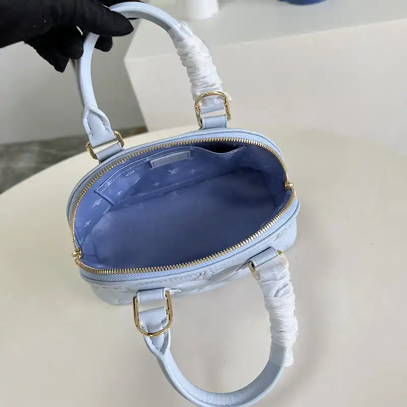 LV Bag 2206HT0004