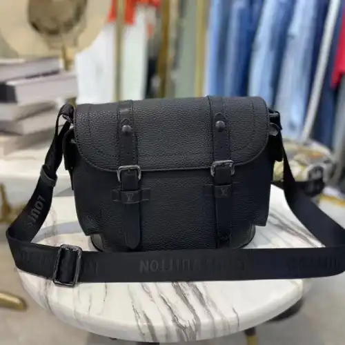 LV Bag 2206HT0007