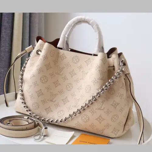 LV Bag 2204YA0057-1