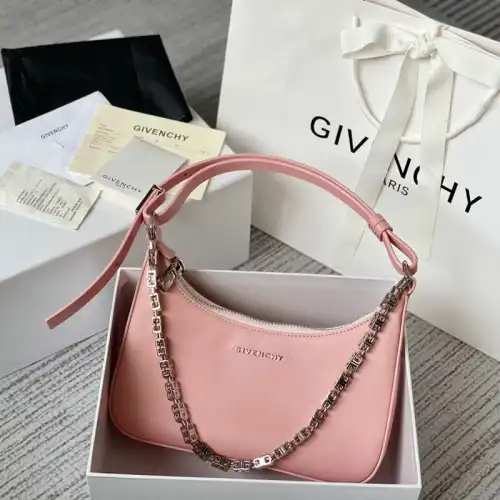 Givenchy Bag 2206RF0002