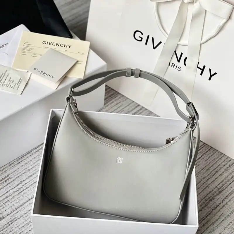 Givenchy Bag 2206RF0005