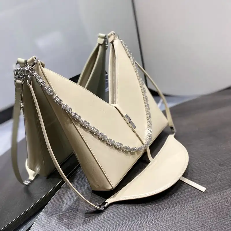 Givenchy Bag 2206RF0008