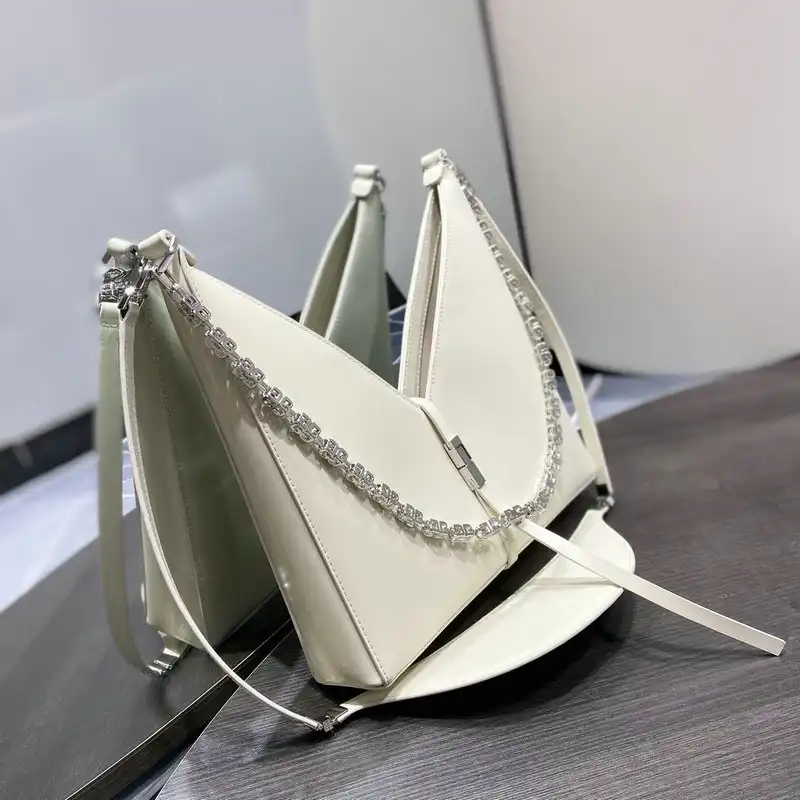 Givenchy Bag 2206RF0009